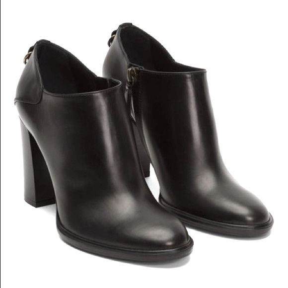 Frye Isabella Leather Heeled Shootie